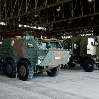 中央特殊武器防護隊のNBC偵察車と除染車