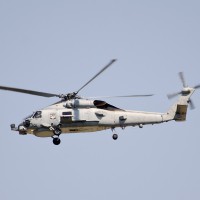 訓練飛行中のHSM-77所属MH-60R