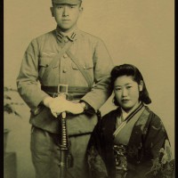 谷藤徹夫少尉と妻・朝子