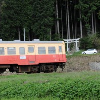 里山を行く列車２