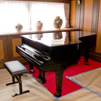 ドイツ製スタインウェイのピアノ