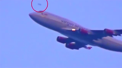 旅客機を超高速で追い抜くUFO撮影される！！