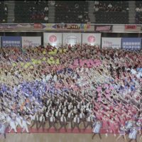 「全国高等学校ダンスドリル選手権大会 2016」の参加者2500人