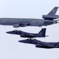 KC-10とF-15E（写真：USAF）