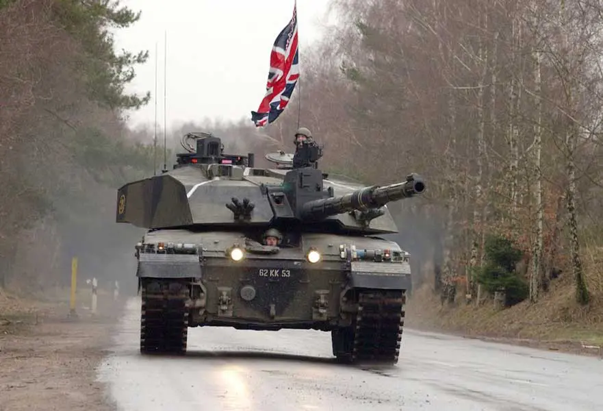 イギリス戦車の近未来像？BAEシステムズが「ブラックナイト」を提案