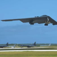 グアムのアンダーセン空軍基地を離陸するB-2（画像：USAF）