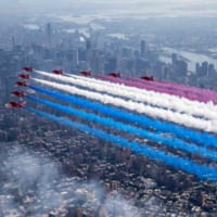 マンハッタン上空を飛ぶレッドアローズ（Image：RAF Crown Copyright 2019）
