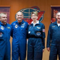 ソユーズTMA-16のバックアップクルーとして記者会見に臨むバレット氏（Image：NASA）