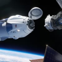 国際宇宙ステーションにドッキングする無人のクルードラゴン（Image：NASA）