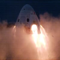 クルードラゴンの緊急脱出用ロケットエンジン燃焼試験の様子（Image：SpaceX）