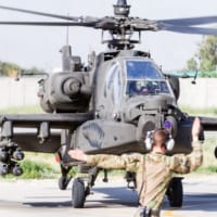 アフガニスタンのじゃららばーど飛行場で離陸を待つ第16航空騎兵旅団所属のAH-64E（Image：U.S.Army）
