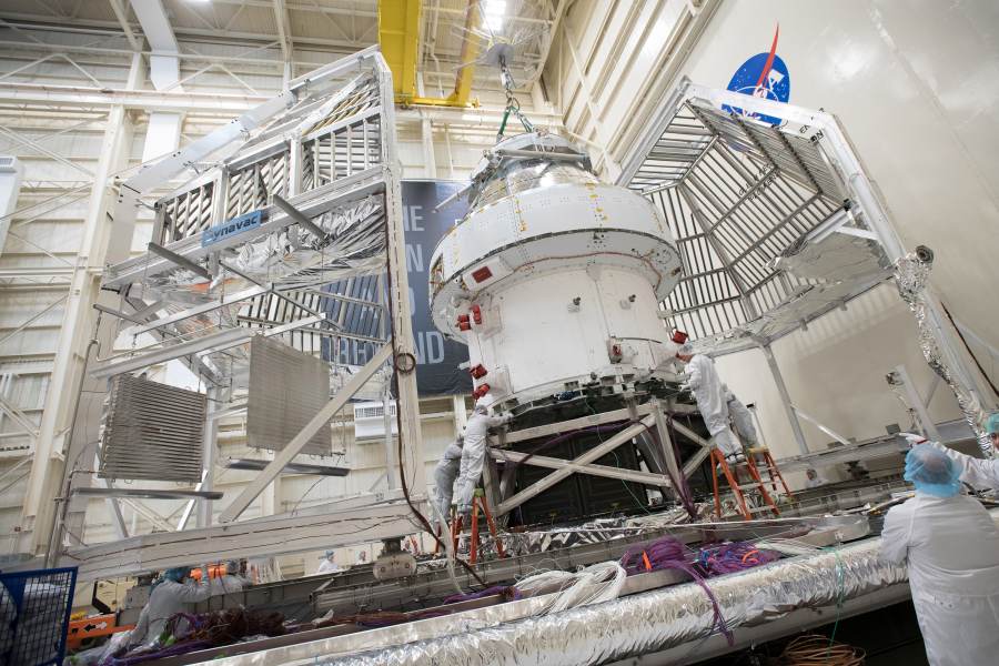 NASAの新宇宙船オリオン　巨大な施設で環境試験開始