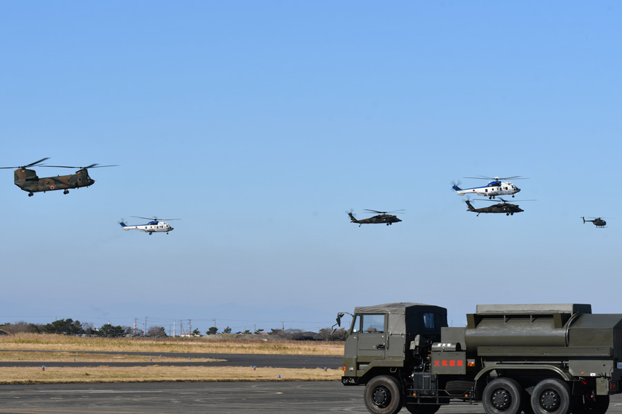 陸上自衛隊最大の航空科部隊が空を舞う！木更津駐屯地航空祭2019