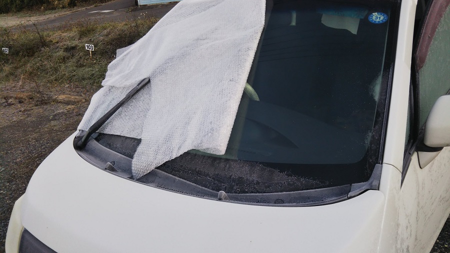 車の窓の霜対策にプチプチ 雪国ライフハックに関心あつまる おたくま経済新聞