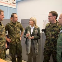 司令部を視察したオーストリアのタナー国防大臣（Image：Bundesheer／Pusch）