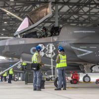 飛行前準備をするイギリス空軍F-35B（Image：RAF, Crown Copyright 2020）