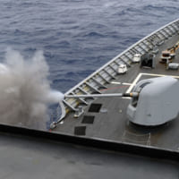 ヴィックスバーグの主砲射撃（Image：U.S.Navy）