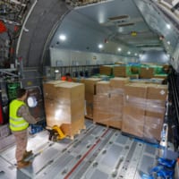 ヘタフェ空軍基地で荷下ろしされるマスク（Image：Airbus）
