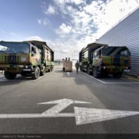 中国からの物資を運ぶフランス陸軍のトラック（Image：Airbus）