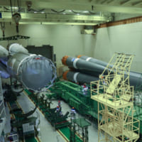 次のソユーズロケットも組み立て中（Image：Roscosmos）