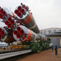 ソユーズロケットのロールアウト（Image：Roscosmos）