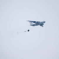 Il-76の物量投下（Image：ロシア国防省）