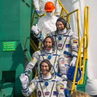 ロケットに乗り込むソユーズMS-16クルー（Image：ロスコスモス）