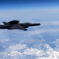 シエラネバダ山脈上空を飛ぶU-2S（Image：USAF）