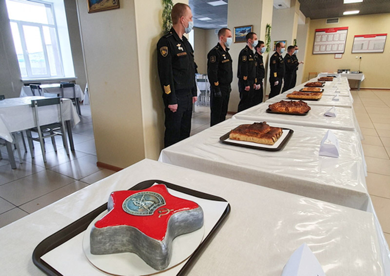 ロシア海軍北方艦隊　対独戦勝記念日にスイーツコンテストを開催