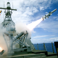 沿海域戦闘艦コロラド（LCS-4）から発射されるハープーン（Image：U.S.Navy）