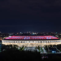 対独戦勝75周年でライトアップされるスタジアム（Image：ロシア国防省）