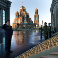 碑に敬礼する軍人（Image：ロシア国防省）