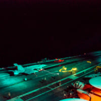 夜間の艦載機発艦作業（Image：U.S.Navy）