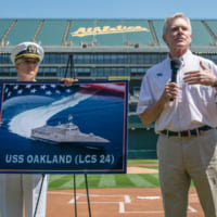 MLBアスレチックスの本拠で艦名の披露（Image：U.S.Navy）