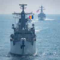 第2常設NATO海洋グループのルーマニア海軍フリゲート（Image：U.S.Navy）