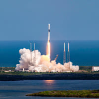 上昇するファルコン9（Image：SpaceX）