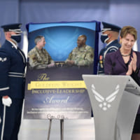 新しい褒章「ゴールドファイン・ライト・インクルーシブ・リーダーシップ・アワード」の創設発表（Image：USAF）