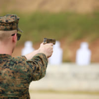 M18を撃つ海兵隊員（Image：USMC）