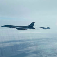 B-1BとEA-18Gの編隊飛行（Image：USAF）