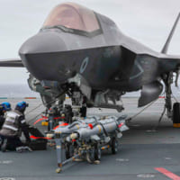 F-35Bへの爆弾搭載作業（Image：Crown Copyright）