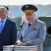 挨拶するカルタポロフ国防副大臣（Image：ロシア国防省）