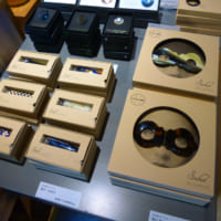 「眼鏡」の名産地、福井県鯖江市との協業だけあり、それをモチーフにした商品も展開。