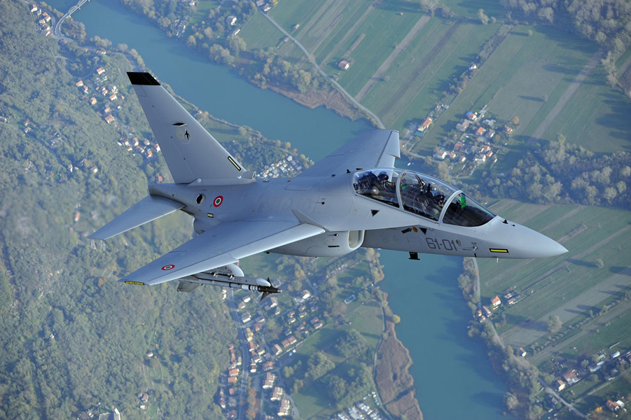 イタリア空軍　新型ジェット練習機T-345Aを受領
