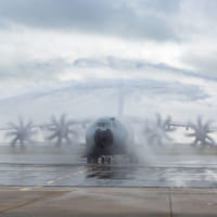 放水アーチの歓迎を受ける（Image：ベルギー空軍）