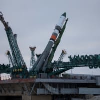 発射台にセットされるソユーズロケット（Image：ロスコスモス）