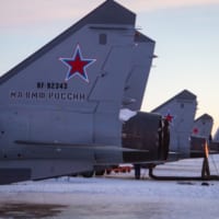 ロガチョヴォ飛行場の列線に並ぶMiG-31BM（Image：ロシア国防省）