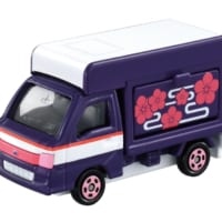 「鬼滅の刃トミカ vol.1 05 栗花落 カナヲ」は車体に花屋の移動販売車をイメージさせるSUBARU サンバーを使用。