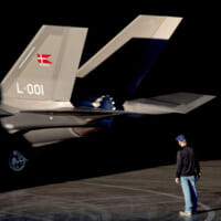 デンマーク向けF-35Aの尾翼にはカラーのデンマーク国旗（Image：Lockheed Martin）
