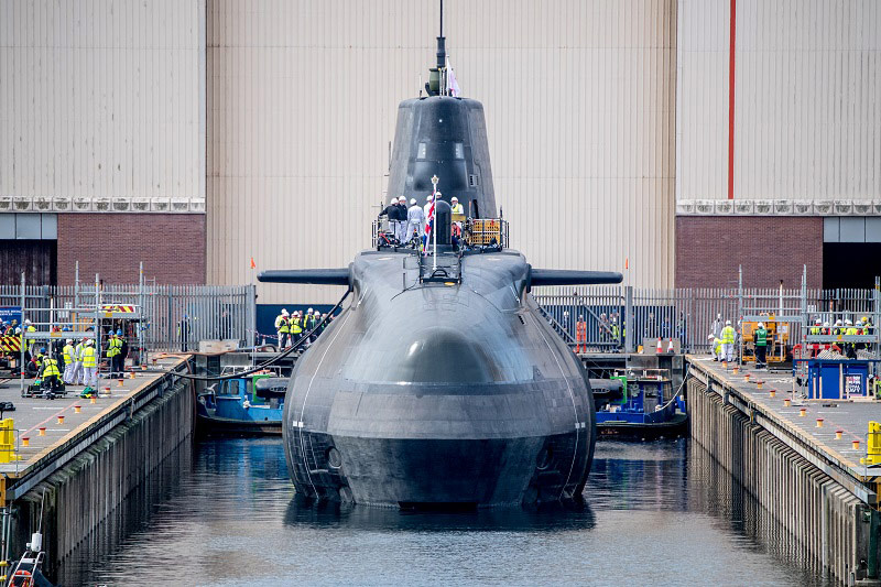 イギリス最新原潜アンソン　BAEシステムズの造船所で進水