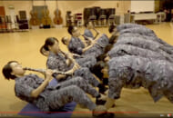 「超絶技巧」の演奏を見せる海上自衛隊東京音楽隊のYouTube動画（スクリーンショット）
